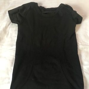 Black Lululemon small tee shirt